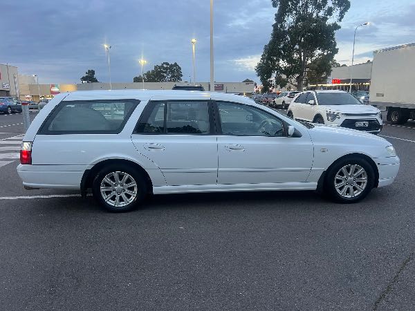 Car Image 9