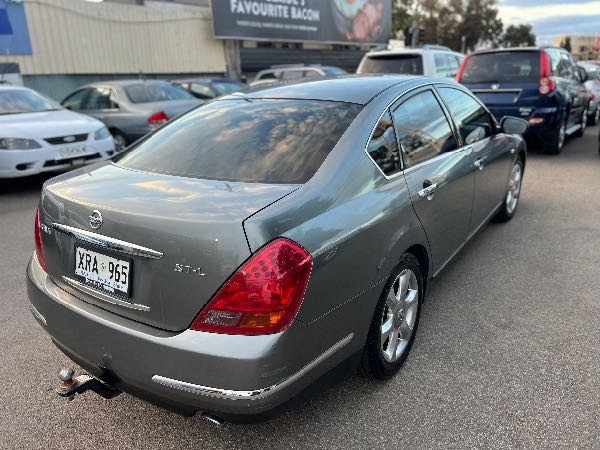 Car Image 7